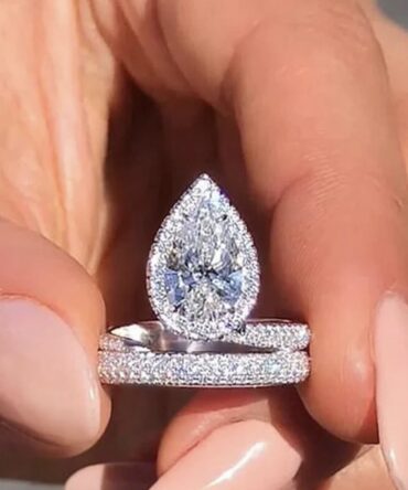 Crystal ring