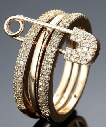 Gold pin ring