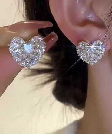 Heart stud