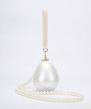 Oval clutch
